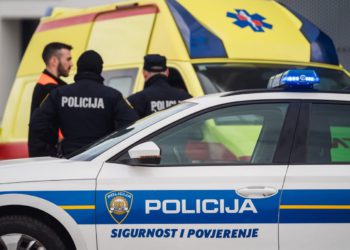 Nesreća u Dalmaciji: Prevrnulo se sanitetsko vozilo, ozlijeđene dvije osobe