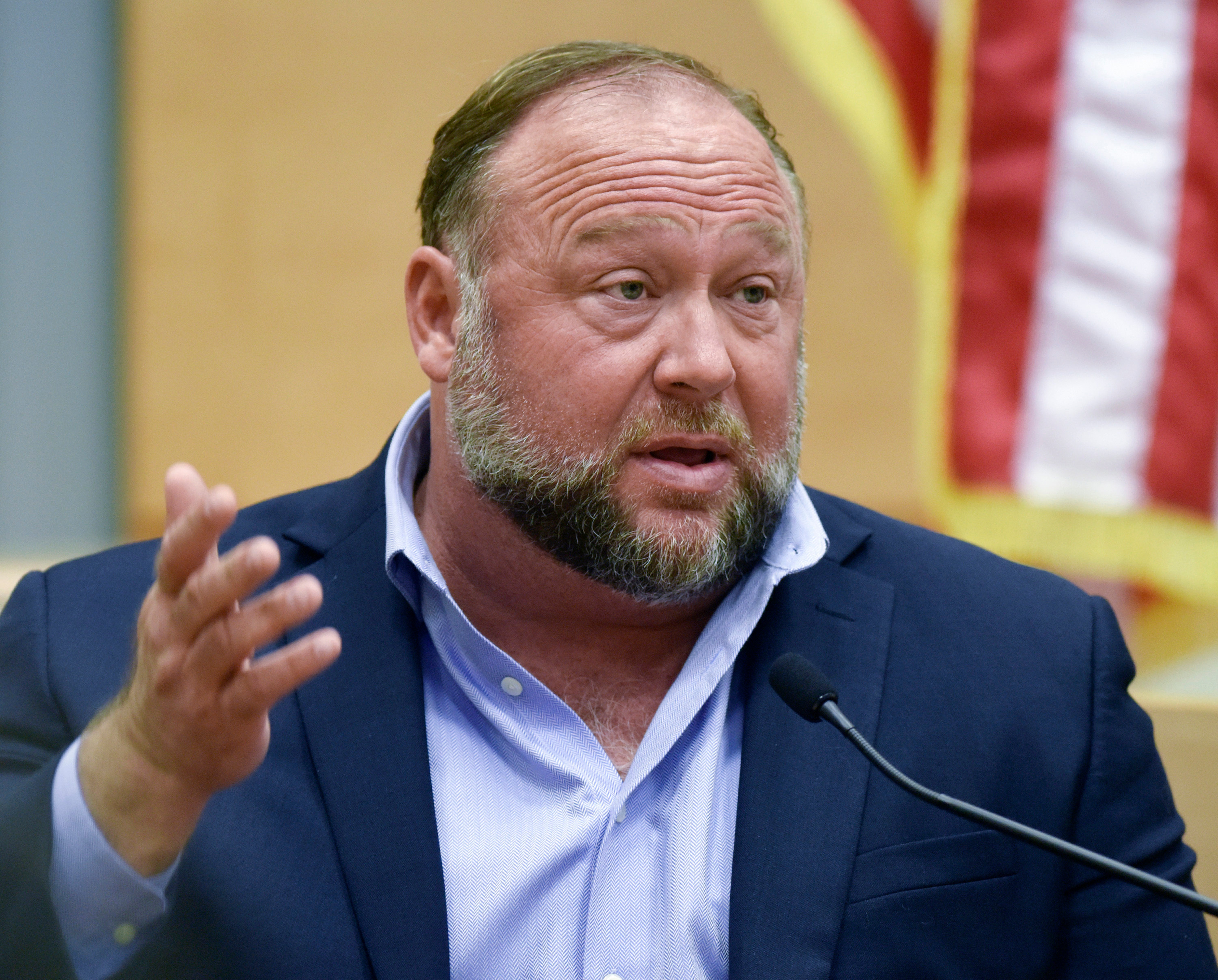 Jonesovi odvjetnici rekli su Vrhovnom sudu da će njegovo carstvo Infowars -a dobiti 'njenom ideološkom neprijateljskom i uništenom', osim ako Justices ne saslušaju njegovu žalbu