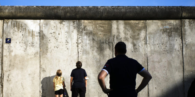 Njemačka ima novi Berlinski zid – RT World News