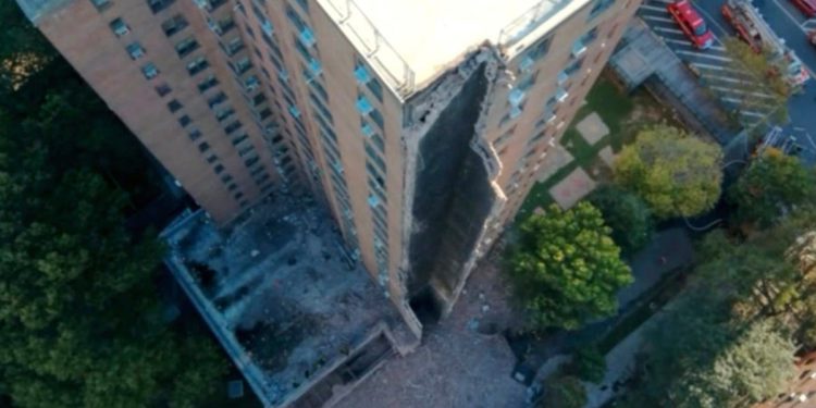 Njujorška stambena zgrada djelomično se sruši u sumnjivoj eksploziji plina