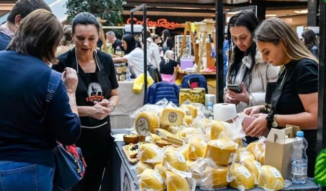 ‘Obiteljski sir’ s Kupresa osvojio prestižnu nagradu na Balkan Cheese Festivalu u Beogradu