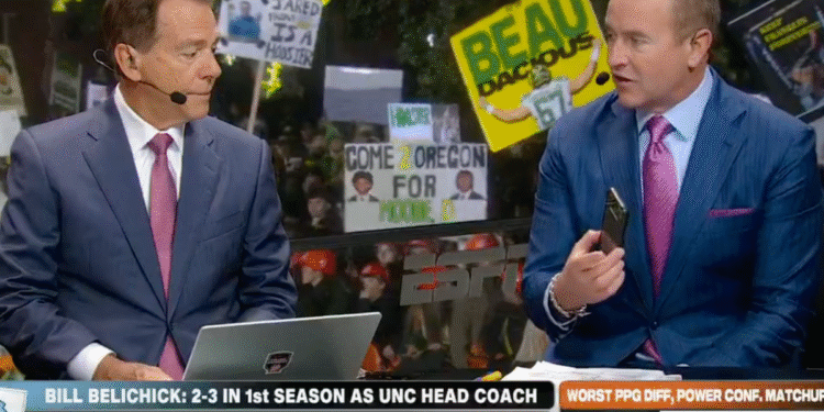 ‘Odgovor to’: Bill Belichick omamljuje domaćine ESPN -a navodno pozivajući se na emitiranje uživo dok domaćini razgovaraju o UNC -ovim borbama
