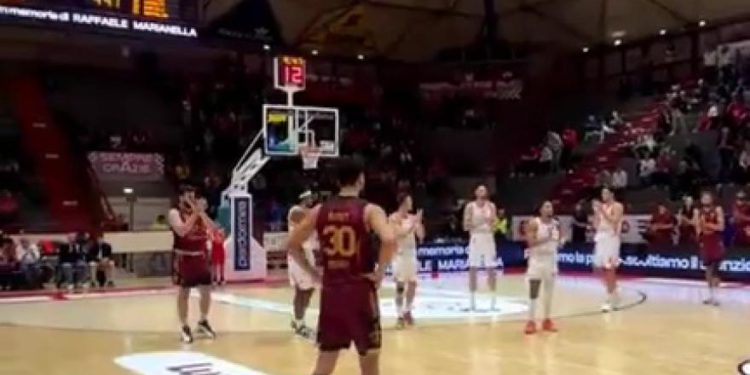 Odustaju od reprodukcije prve dvije akcije kako bi se prisjetili nestalog vozača: video iz Pistoie