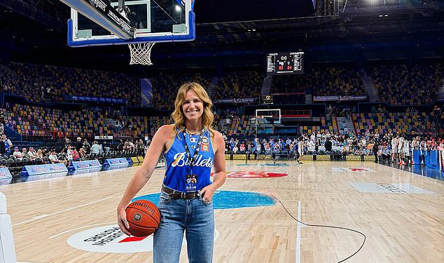 Olimpijac Emily Seebohm započinje glasine o svom ljubavnom životu s jednom Instagram fotografijom nakon što se odvaja od svog zaručnika Mafa