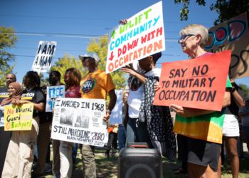 ‘Osloboti se’: Dužnosnici Bijele kuće Rally Memphis provedbu zakona uoči raspoređivanja Nacionalne garde