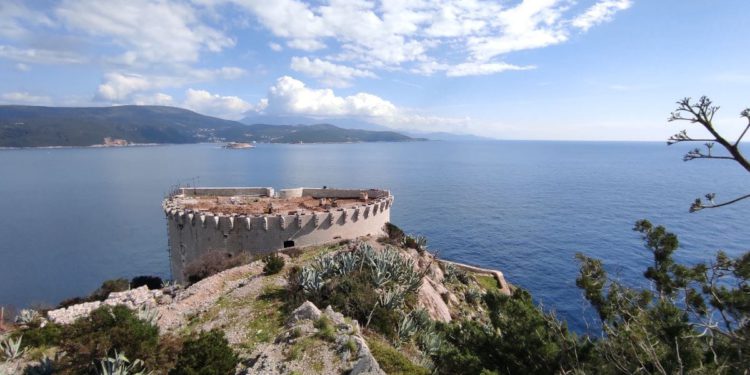 Ostaje otvoreno pitanje granice na moru, kao i vlasništvo nad brodom Jadran, ali i ukradena imovina Hrvata u Boki!