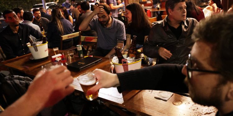 Panika u Brazilu nakon smrtonosnog trovanja metanolom koktela