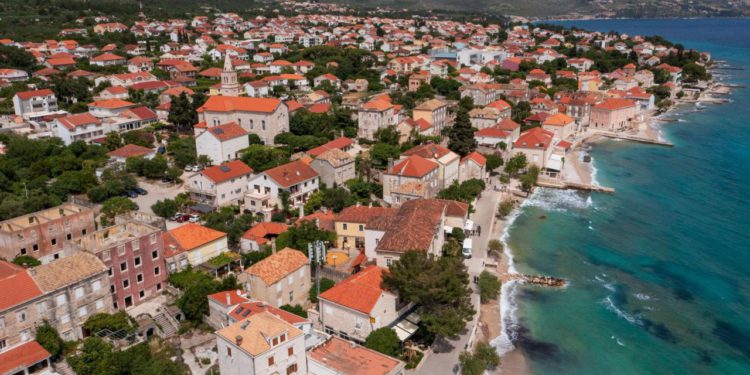 Paprenu kaznu zaradila je 20-godišnjakinja vozačica zaustavljena u Orebiću, evo što je skrivila