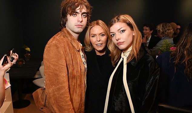 Patsy Kensit i sin Lennon Gallagher uživaju u događaju De Beersa na kojem je bila i Lily Allen nakon što je otkrila ljupku s Liamom Gallagherom.