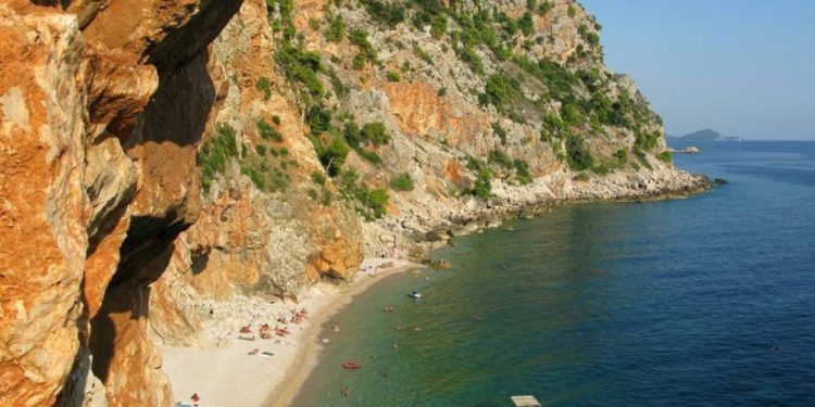 Plaža Pasjača kod Dubrovnika ugrožena zbog podizanja razine mora