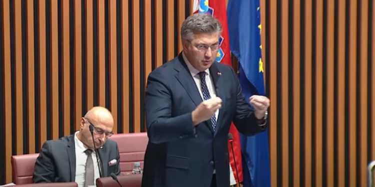 Plenković nije ni svjestan što se događalo dok je držao govor: ‘Most se srušio’