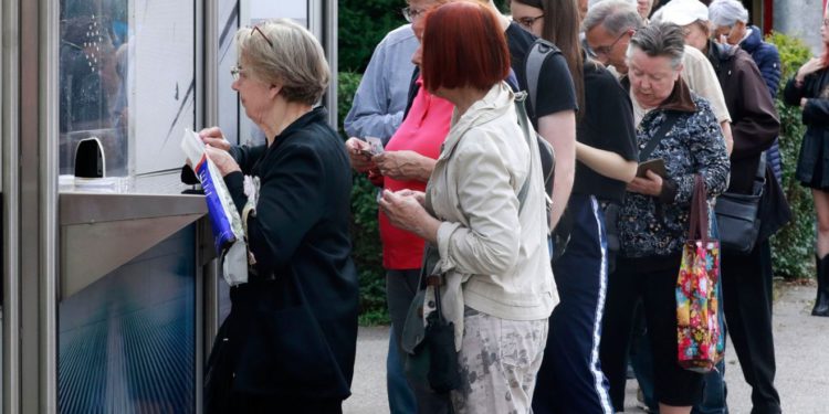 Plenković službeno potvrdio: Objavljeno kad će umirovljenicima sjesti na račune oko 180 eura