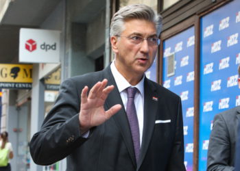 Plenkoviću stigla poruka koja će ga razbjesniti: ‘Vrijeme je da ga pošalješ u mirovinu’
