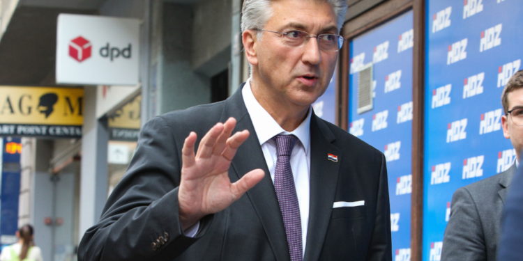 Plenkoviću stigla poruka koja će ga razbjesniti: ‘Vrijeme je da ga pošalješ u mirovinu’