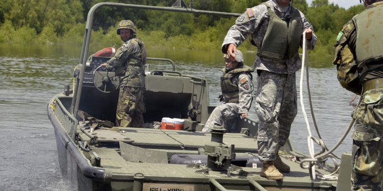 Po Trumpovom nalogu 200 vojnika iz Teksasa stiglo u Illinois