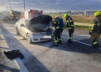 Policajci na A4 u filmskoj akciji spasili vozača iz gorućeg auta: Pogledajte kako je sve izgledalo