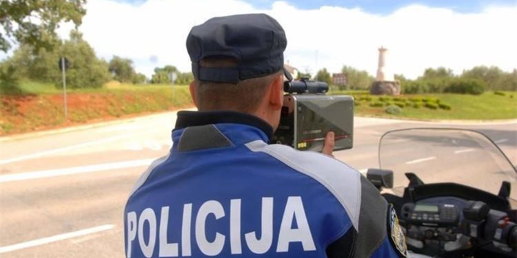 Policija u Splitu kaznila više taksista: Odbili test na droge, vozili bez dozvola i koristili lažne oznake