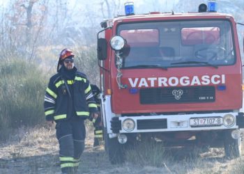 Požar u pogonu Čistoće: Vatra zahvatila pogon za otpadni papir, nema ozlijeđenih