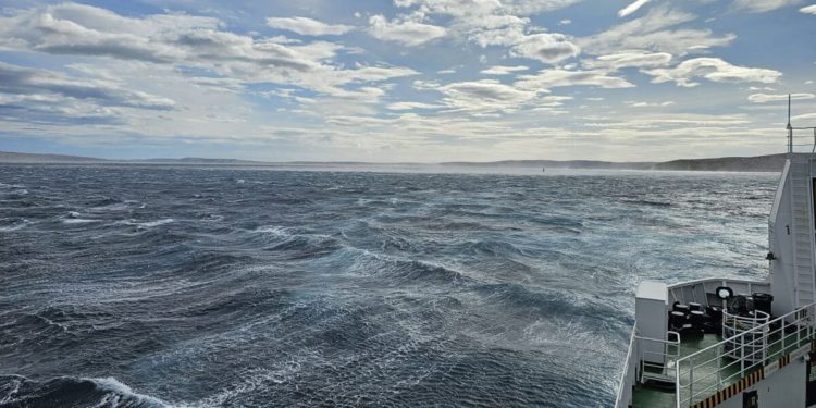 Problemi u prometu: Ceste skliske i mokre, u prekidu pomorske linije