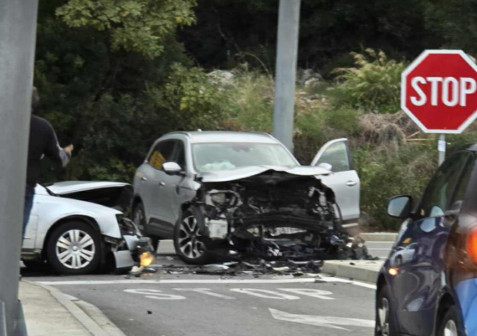Prometna na skretanju za Cavtat, dvije osobe ozlijeđene