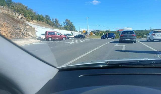 Prometna nezgoda na cesti Ljubuški–Mostar, sudarili se Mercedes i VW Caddy