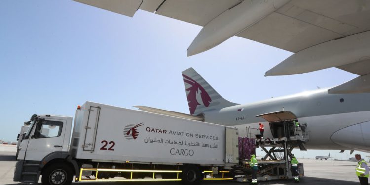 Qatar Airways optužen za ubojstvo vegetarijanskog putnika s obrokom na bazi mesa