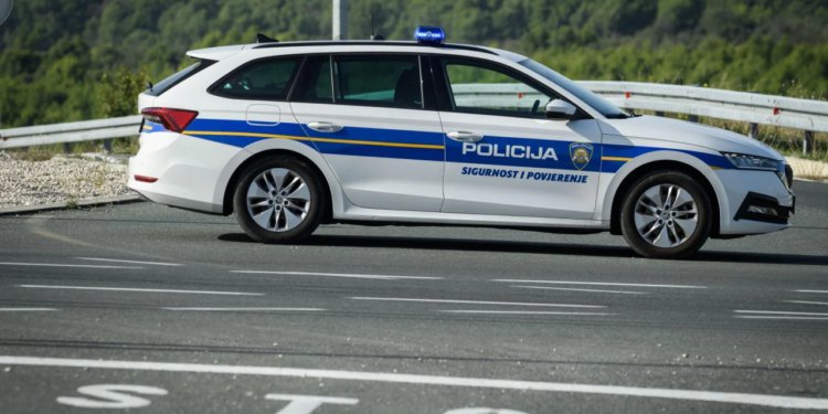 Radnim strojem upao u kanal dubok preko osam metara, 73-godišnjak teško ozlijeđen