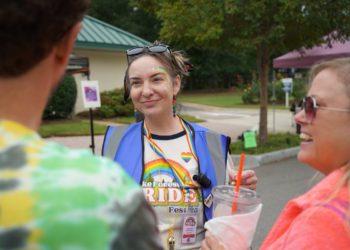 Rainbows, ali i oblaci dok NC Town domaćin Pride Fest usred Trumpove administracije protiv Trans-a