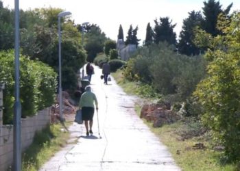 Rekonstrukcija rive u Prvić Luci mještanima donijela probleme