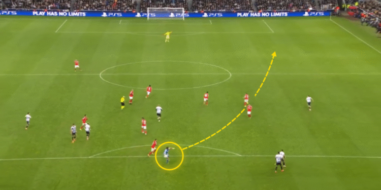 Ručna asistencija od 60 jardi: Papa kao bek