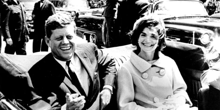 Rusija Hands JFK atentat dosjea američkoj Kongresnoj ženi – Embasada – RT World News
