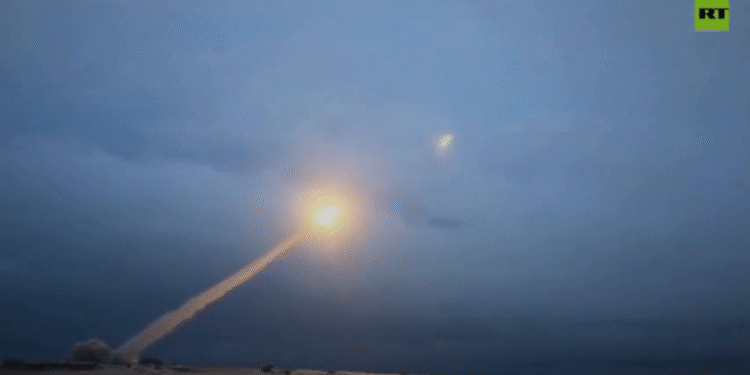 Rusija otkrila novu snimku krstareće rakete Burevestnik (VIDEO) — RT Rusija i bivši Sovjetski Savez