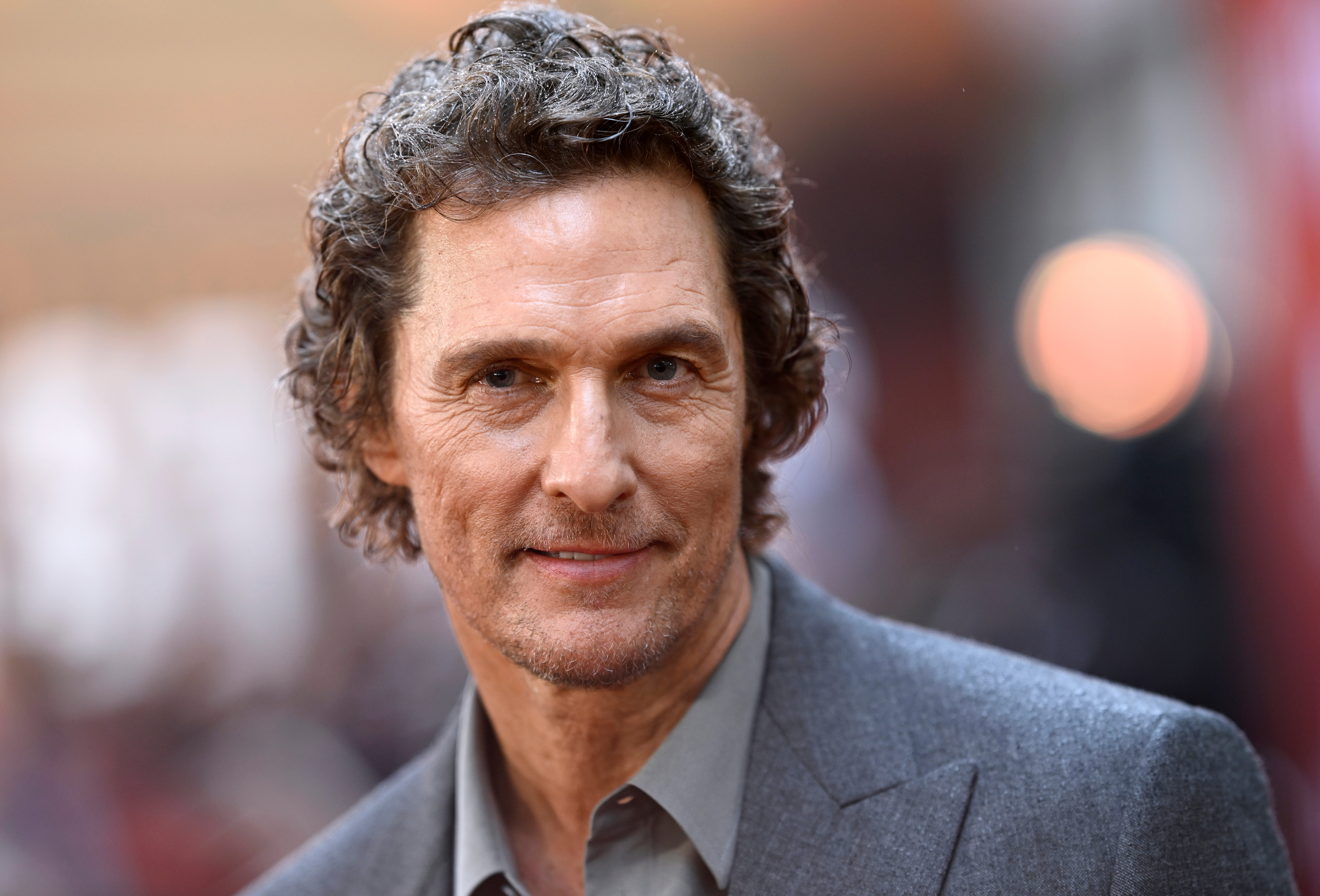 Glumac Matthew McConaughey ostvario je veliki uspjeh u 'Dazed and Confused' i sada škola u kojoj je film snimljen traži njegovu pomoć da je spasi od propasti