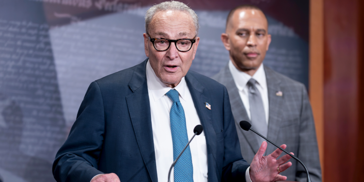 Schumer, Jeffries pozivaju predsjednika na pregovore dok vlada zatvara 21 dan