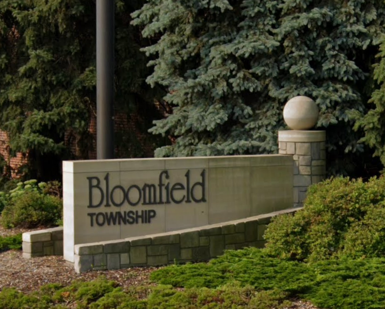 Stanovnik Bloomfield Township -a optužen je da je dva mjeseca živio s lešom suprugom