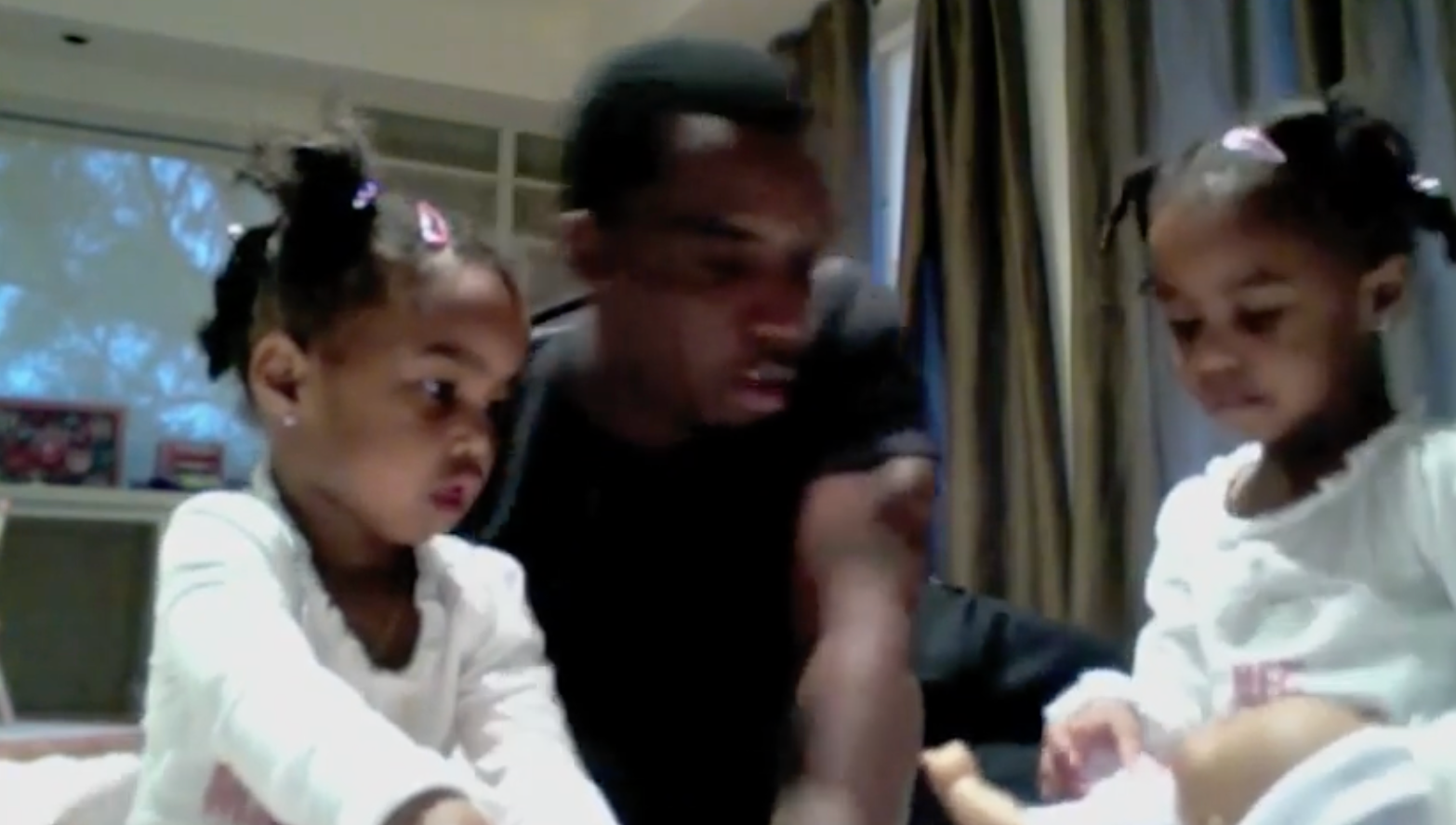 Još uvijek iz videozapisa Sean 'Diddy' Combsov obrambeni tim namjerava pokazati sud na saslušanju izricanja kazne