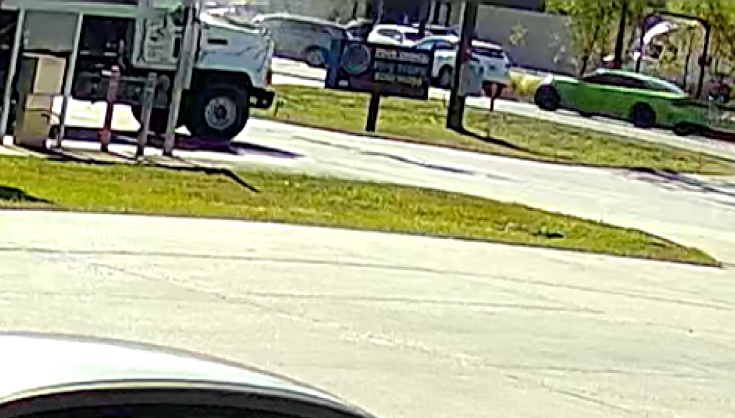 Snimke nadzora pokazuju kako je Kyren Lacy, vozeći punjač Green Dodge, bio 72,6 metara iza vozila u vrijeme kobnog sudara, kaže njegov odvjetnik