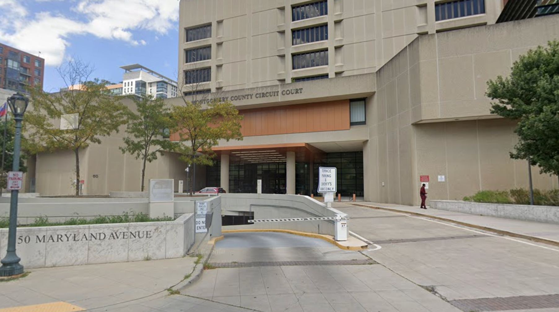 Valdivia je osuđena na krugu okruga okruga Montgomery, gdje je sudac opisao svoje zločine kao 