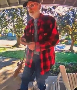 Vlasti tragaju za Thomasom Weightmanom, 78-godišnjim muškarcem iz Oregona, koji je napustio obiteljsku kuću i potom policajcima rekao da je upao u rupu