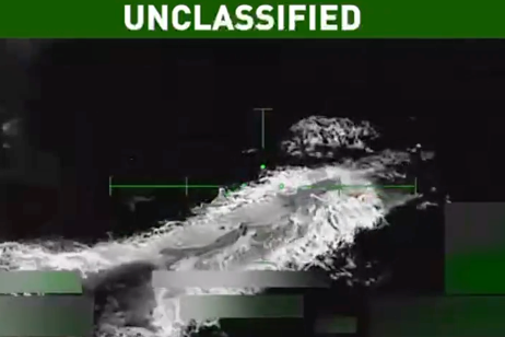 Trumpova administracija priznala je 18. listopada da su dvije osobe preživjele nedavni napad na navodni brod s drogom na Karibima, a predsjednik je tvrdio da će preživjeli Ekvadorci i Kolumbijci biti vraćeni u svoje matične zemlje i procesuirani