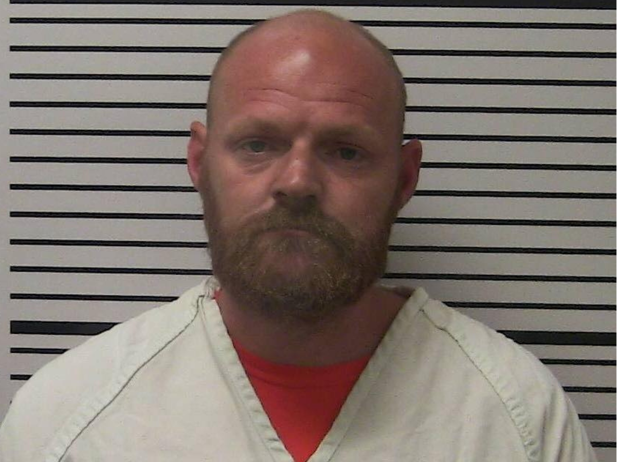 Hoffman se suočava s optužbama za otežani napad i požar