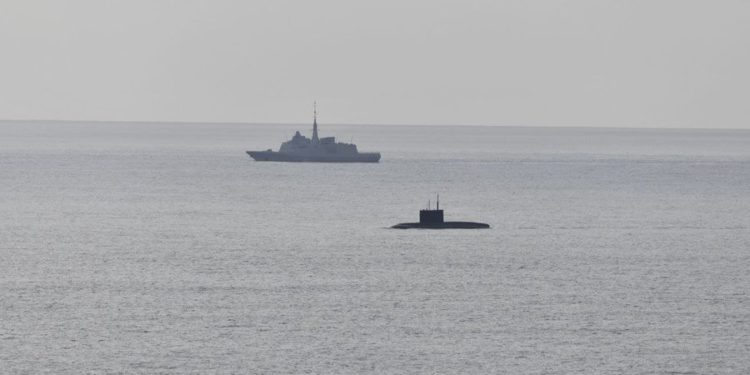 Šef NATO-a ruga se ‘pokvarenoj’ ruskoj podmornici kod Francuske: Moskva negira kvar