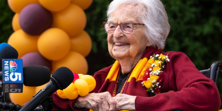 Sestra Jean Dead: Legenda košarke u fakultetu umire 106