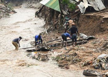 Siromašne zemlje koje plaćaju milijarde više za pokrivanje dugova nego što dobivaju za borbu protiv klimatske krize