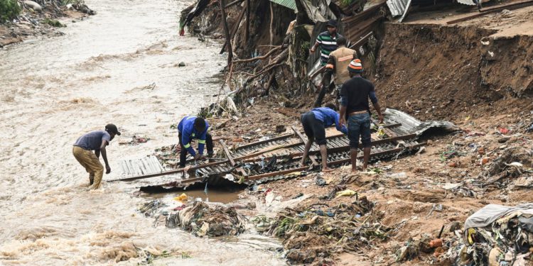 Siromašne zemlje koje plaćaju milijarde više za pokrivanje dugova nego što dobivaju za borbu protiv klimatske krize