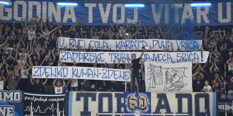 Slavljenička atmosfera na Višnjiku nije donijela pobjedu, ali “pao” je zato posljednji pozdrav legendarnom Zdeni