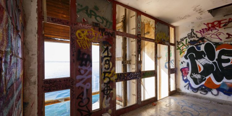 Slobodna Dalmacija – A gdje je struka?! Oronuli kompleks na Duilovu mogao bi biti skupocjena maštarija: ‘Onda novo rješenje…’