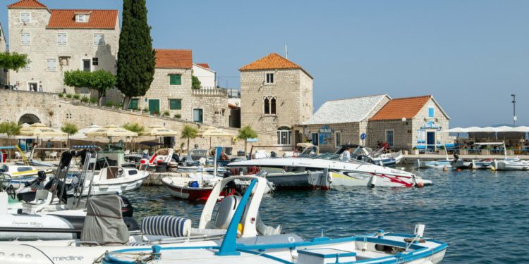 Slobodna Dalmacija – Bračka perjanica turizma na drugom mjestu zanimljive rang liste! Načelnica puca od ponosa: ‘Obogaćuju život…’