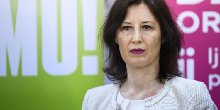 Slobodna Dalmacija – Dalija Orešković kritizira Crkvu i kaštelanskog TikTok svećenika: ‘Suvremeni pristup gubi smisao!’