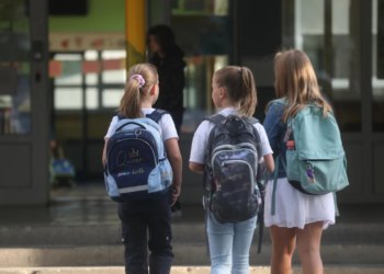 Slobodna Dalmacija – Dalmatinski nastavnici za peticu traže najviše, iznenadit će vas koliko je odlikaša u Splitu i okolici